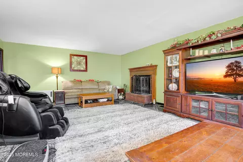 Living - 492 Burke Rd, Jackson, NJ 08527 photo 6 of 7