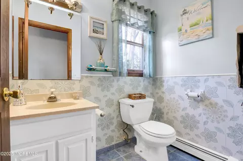 Bath - 492 Burke Rd, Jackson, NJ 08527 photo 1 of 4