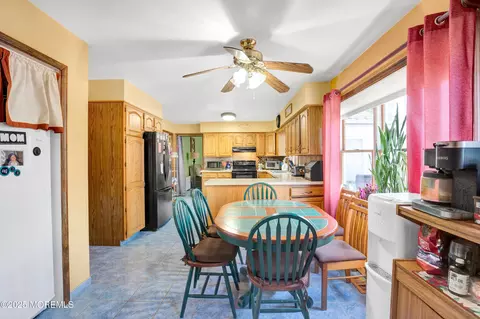 Kitchen - 492 Burke Rd, Jackson, NJ 08527 photo 4 of 4