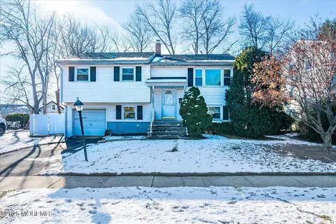 87 Barkalow Ave, Freehold, NJ 07728