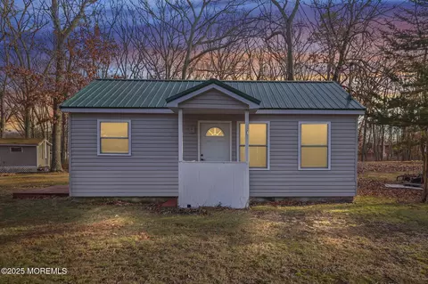 23 Maida Ln, Howell, NJ 07731
