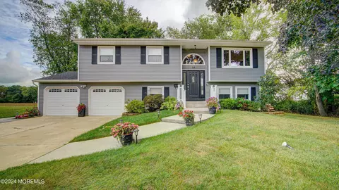 84 Brockton Rd, Freehold, NJ 07728