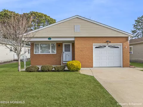 22 San Carlos St, Toms River, NJ 08757