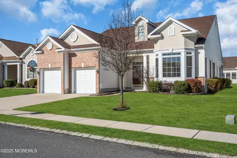 26 Eagleswood Dr, Waretown, NJ 08758