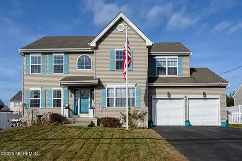 102 Nautilus Dr, Barnegat, NJ 08005