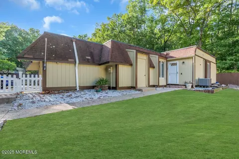 36 Blue Bird Ln #1000, Howell, NJ 07731