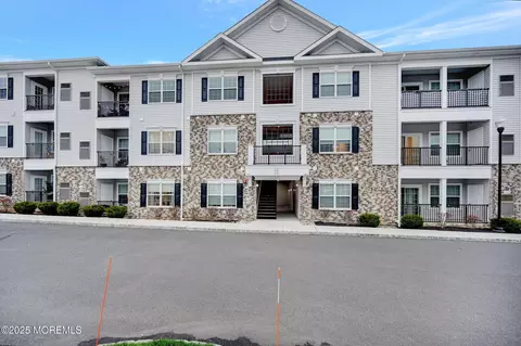 927 Vanderbergh Blvd #927, Monroe, NJ 08831