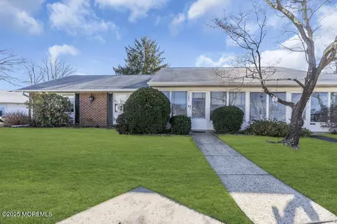 1106 Argyll Cir # A, Lakewood, NJ 08701