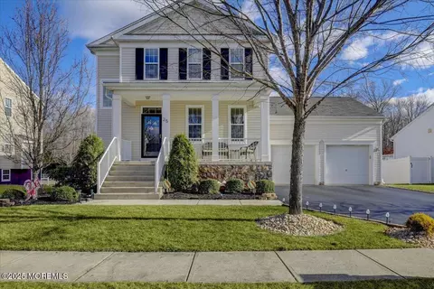 25 Karrich Ct, Old Bridge, NJ 08857