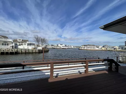 187 Bernard Dr, Stafford Township, NJ 08050