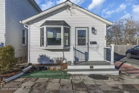 50 Shadyside Ave, Laurence Harbor, NJ 08879