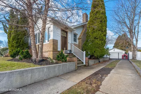 27 Belle Pl, Neptune City, NJ 07753