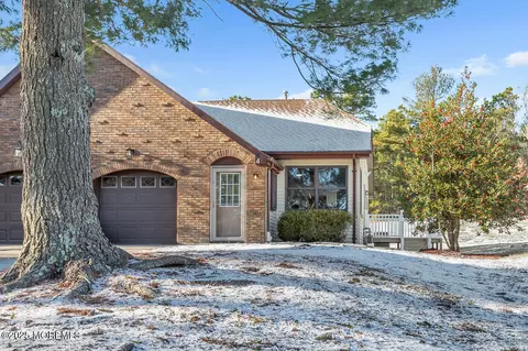 4 Cedar Ave, Manahawkin, NJ 08050
