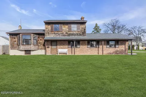 704 Harbor Rd, Brick, NJ 08724