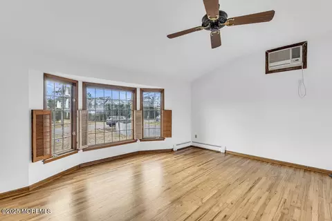 704 Harbor Rd, Brick, NJ 08724 photo 9