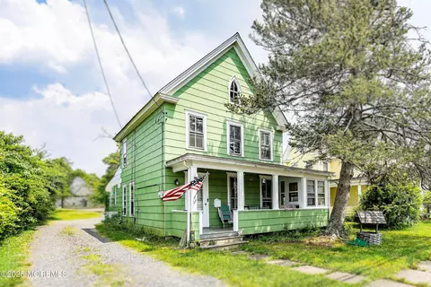 243 S Green St, Tuckerton, NJ 08087