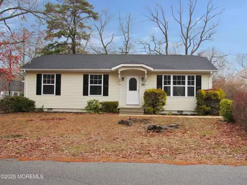 11 Southwind Dr, Waretown, NJ 08758