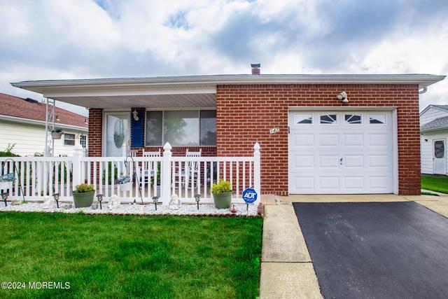 147 Port Royal Dr, Toms River, NJ 08757