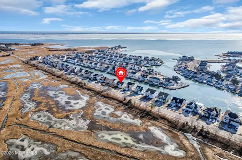 317 Bayview Ave, Bayville, NJ 08721