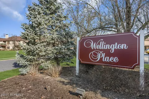 907 Wellington Pl, Aberdeen, NJ 07747