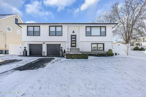 2344 Cardinal Dr, Point Pleasant, NJ 08742