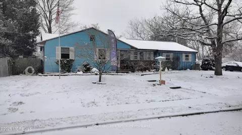5 Westbrook Rd, Howell, NJ 07731