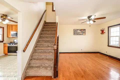 Entry Way - 4 Pelham Ave, Edison, NJ 08817 photo 4 of 6