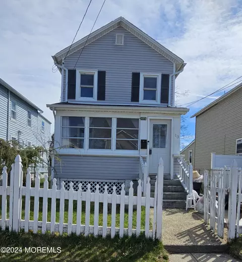 13 Warren St, Jamesburg, NJ 08831