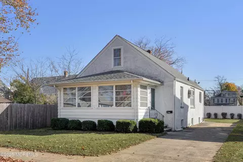 297 Washington St, Keyport, NJ 07735