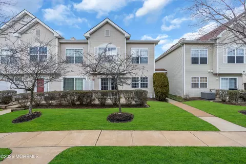 2909 Kapalua Ct, Freehold, NJ 07728
