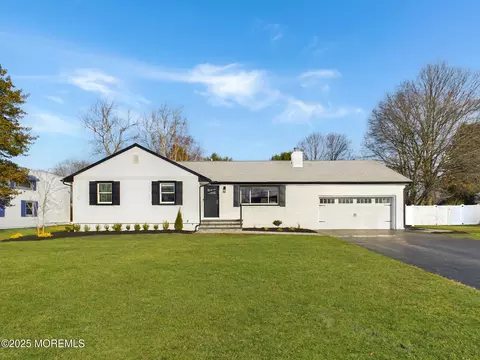 35 Pine Ave, Freehold, NJ 07728