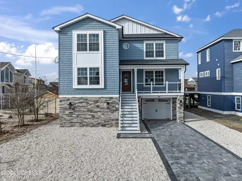 86 Bay Shore Dr, Toms River, NJ 08753