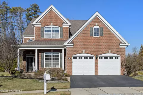 4 Legacy Ct, Freehold, NJ 07728
