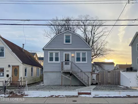 64 Center Ave, Keansburg, NJ 07734