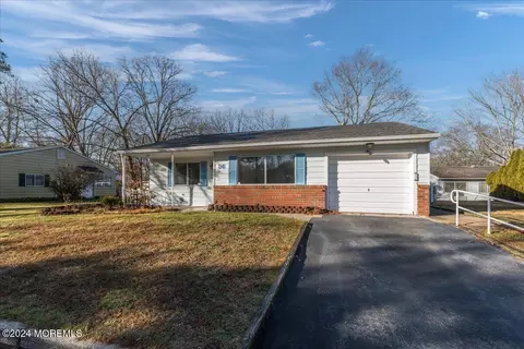 36 Roosevelt City Rd, Whiting, NJ 08759