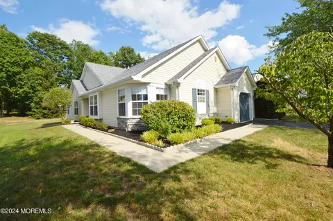 2401 Torrington Dr, Toms River, NJ 08755