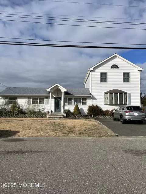 284 Leswing Dr, Brick, NJ 08723