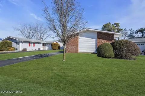 76 Clay Cir, Brick, NJ 08724