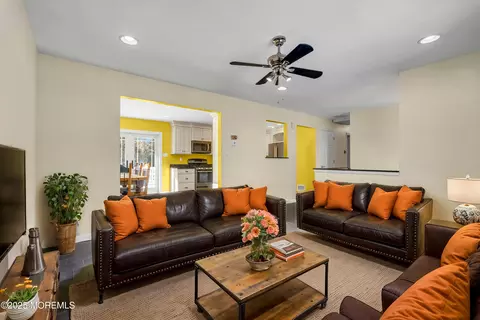 10 Barbara Ct, Waretown, NJ 08758 photo 3