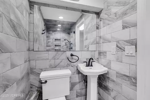 10 Barbara Ct, Waretown, NJ 08758 photo 28