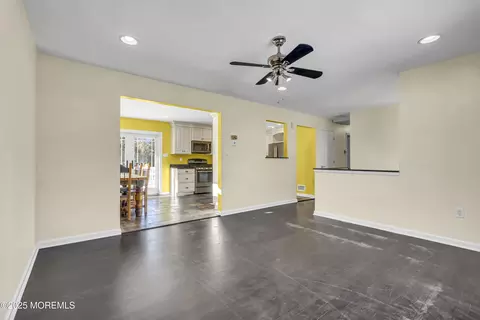10 Barbara Ct, Waretown, NJ 08758 photo 4
