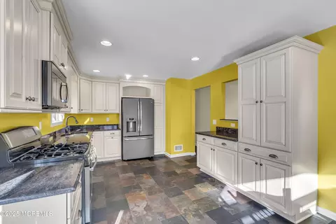 10 Barbara Ct, Waretown, NJ 08758 photo 11