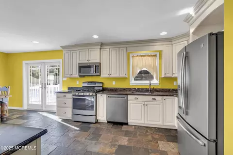 10 Barbara Ct, Waretown, NJ 08758 photo 10