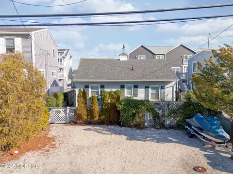 246 Strickland Blvd, Lavallette, NJ 08735