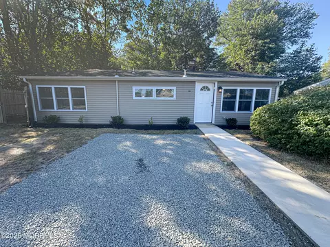 107 Beach Blvd, Forked River, NJ 08731