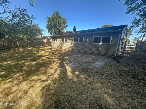 Exterior - 107 Beach Blvd, Forked River, NJ 08731 photo 3 of 3