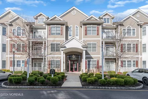 7 Centre St #3108, Ocean, NJ 07712