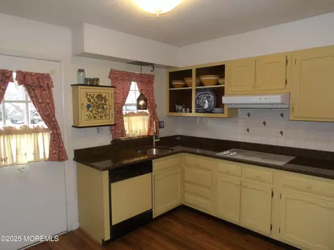 987 Aberdeen Dr # B, Lakewood, NJ 08701