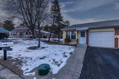 30 Lexington Dr # A, Whiting, NJ 08759