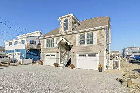 292 Heron Rd, Tuckerton, NJ 08087